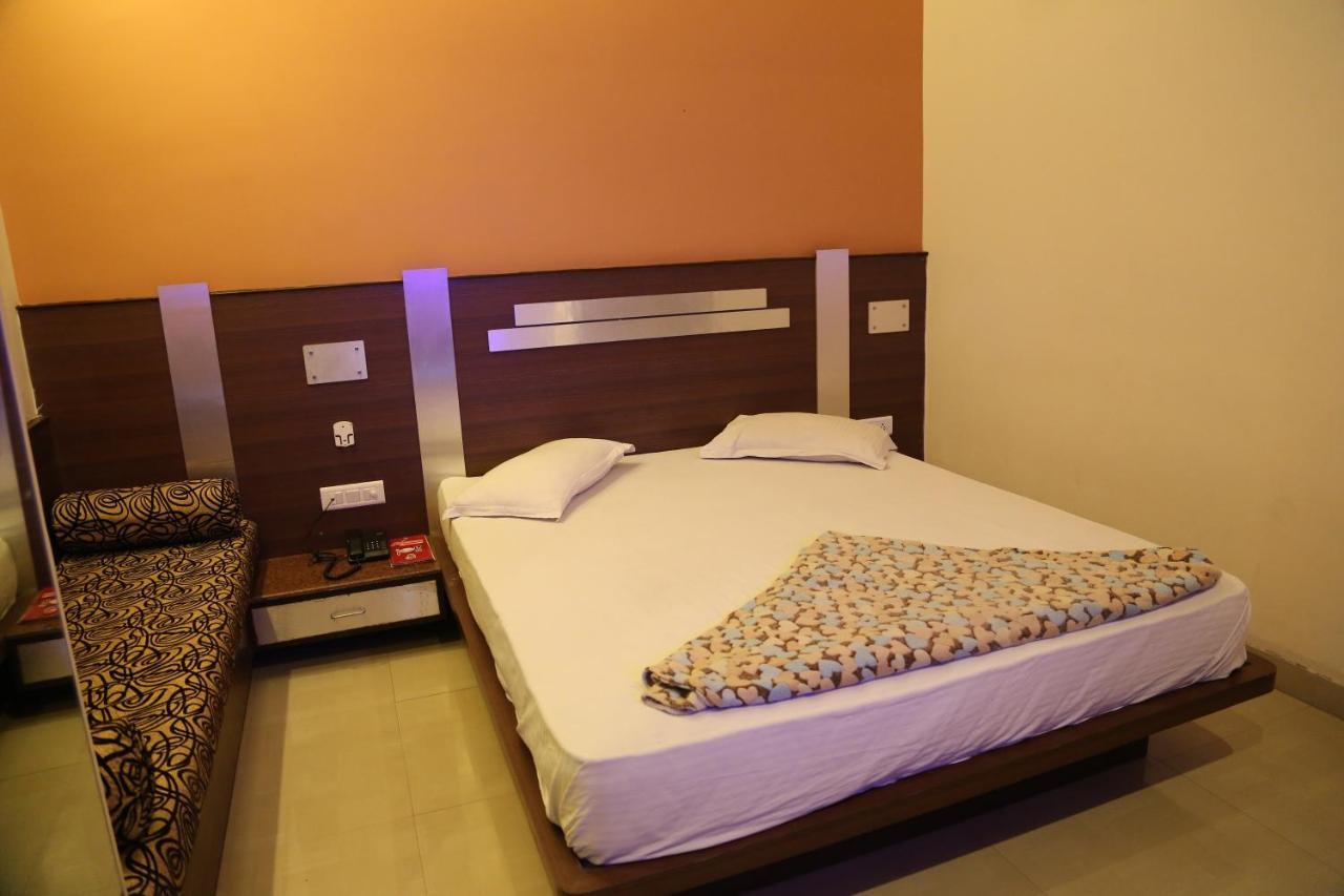 Mewar Hotel ชัยปุระ ภายนอก รูปภาพ