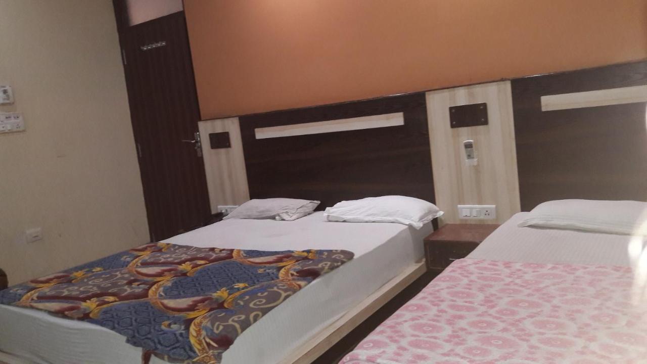 Mewar Hotel ชัยปุระ ภายนอก รูปภาพ