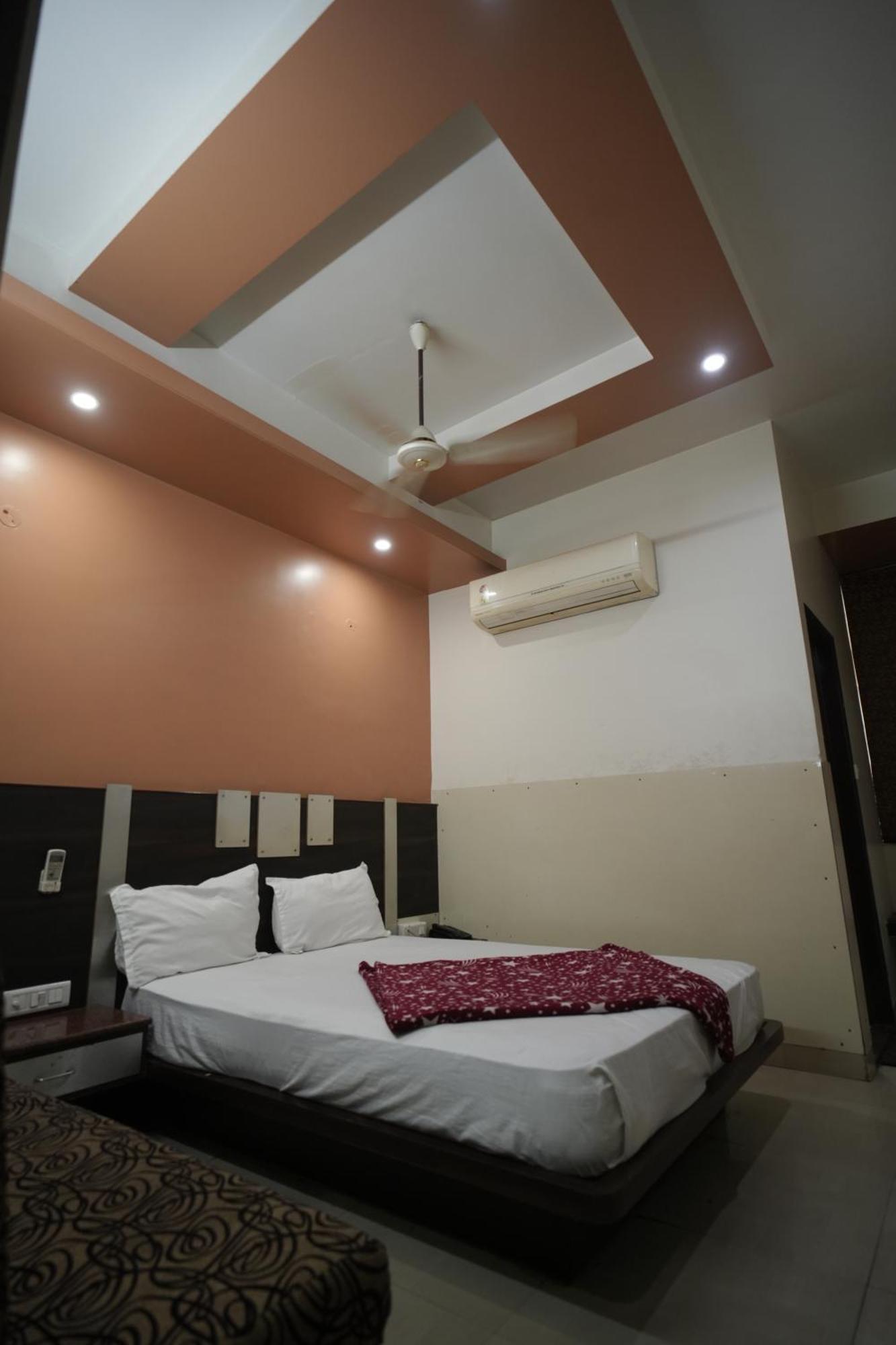 Mewar Hotel ชัยปุระ ภายนอก รูปภาพ