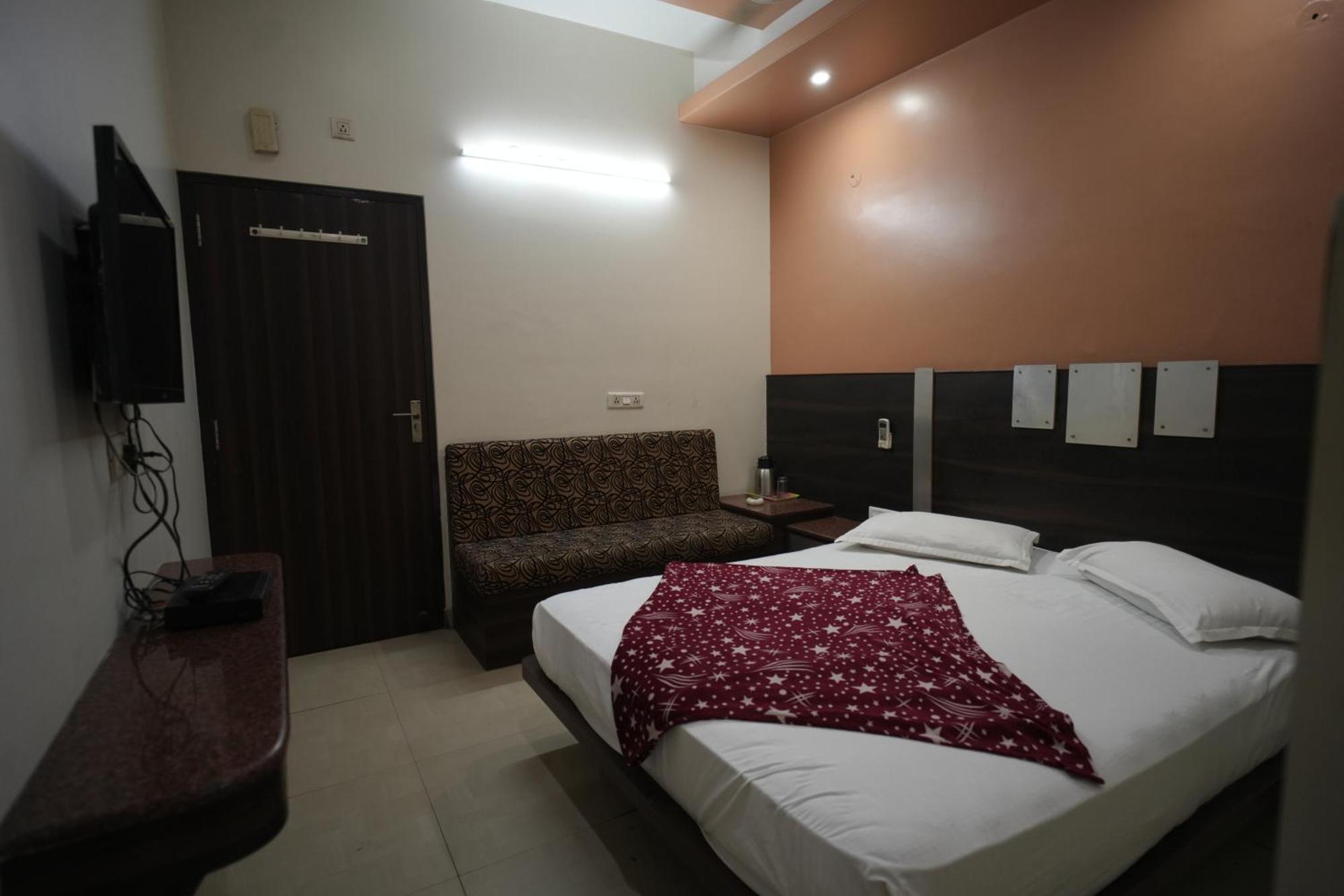 Mewar Hotel ชัยปุระ ภายนอก รูปภาพ